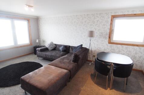 Lounge/Dining Area
