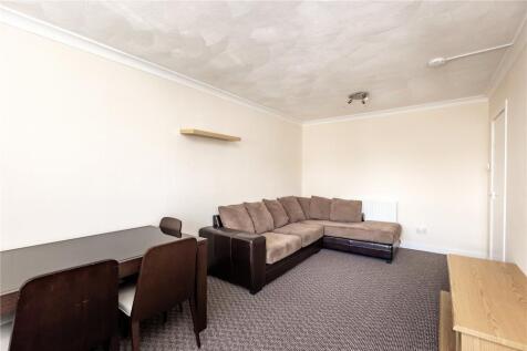 Lounge 3