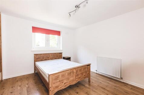 Bedroom 1 photo 3