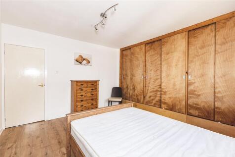 Bedroom 1 photo 2