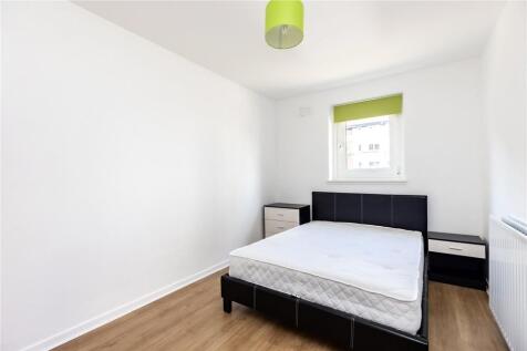 Bedroom 2 photo 1