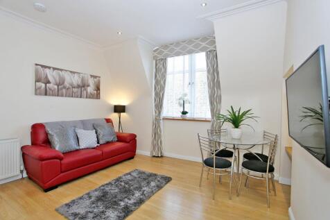 82E   LIVING ROOM 3