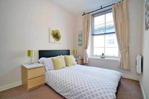 Bedroom pic 1