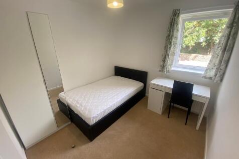 Bedroom 2 (2)