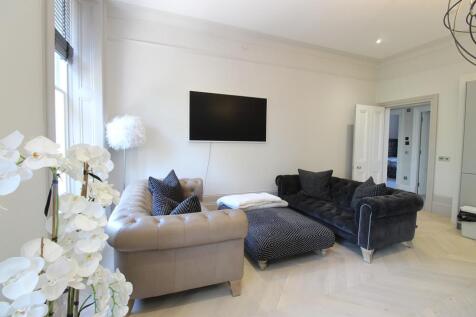 Lounge 3