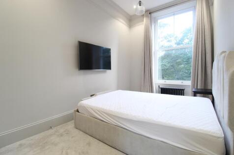 Bedroom 1 alt