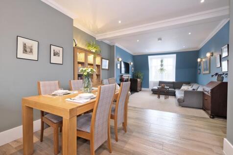 Diner with lounge