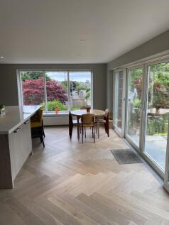 Dining area_r