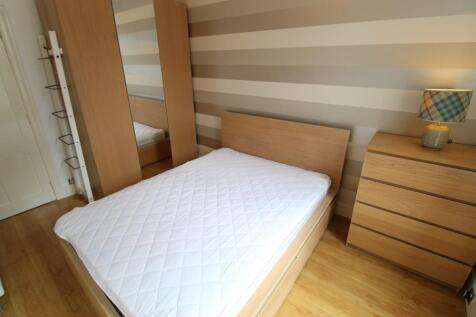 Bedroom 1 (2)
