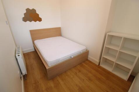 Bedroom 2 (2)