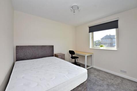 95 Hilton Heights bedroom 1
