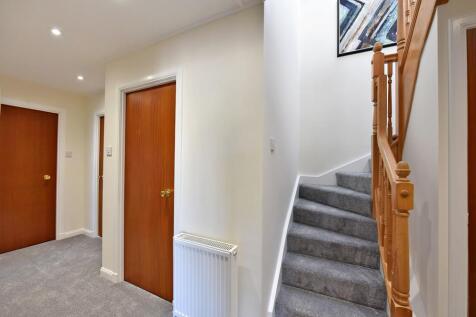 95 Hilton Heights hallway