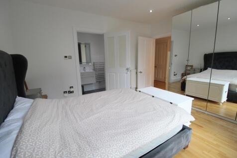 Master Bedroom photograph 2