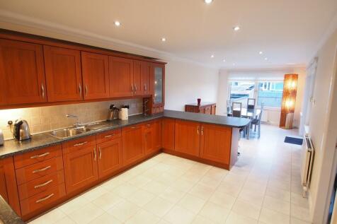 Kitchen/Dining area