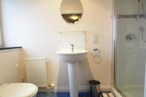 Bedroom 2 en-suite