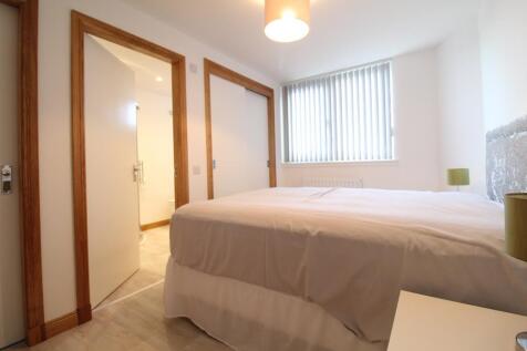 Bedroom 1 alt