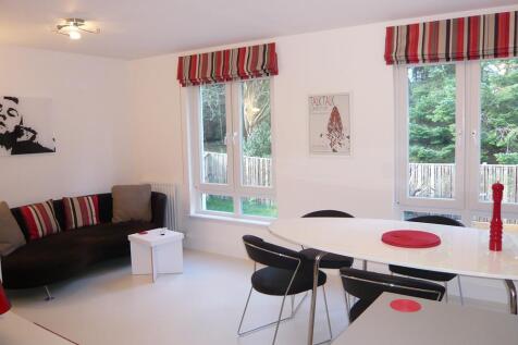 7 Woodlands Terrace - Kitchen with Family Area