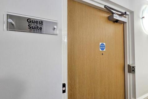 GUEST SUITE