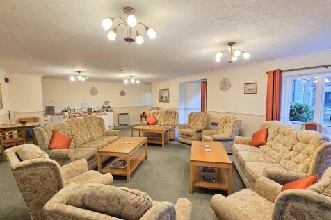 COMMUNAL LOUNGE