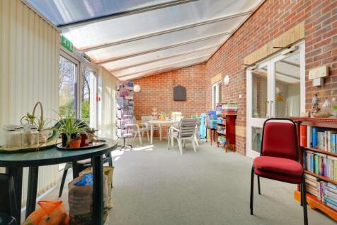 COMMUNAL LOUNGE