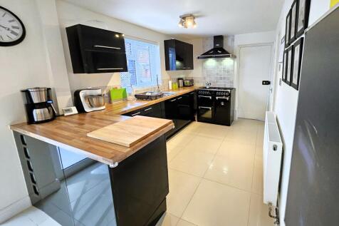 Kitchen - Dining room