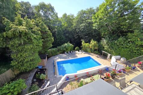 Rear pool &amp; garden