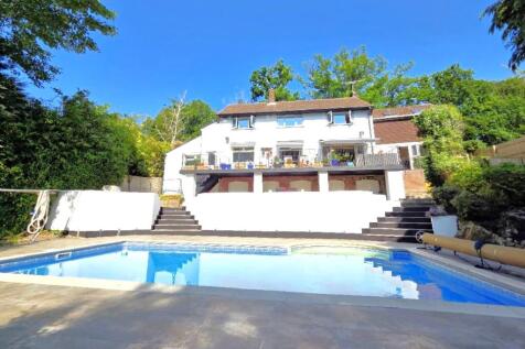 Rear aspect pool &amp; garden