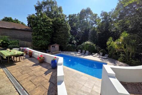 Rear pool &amp; garden