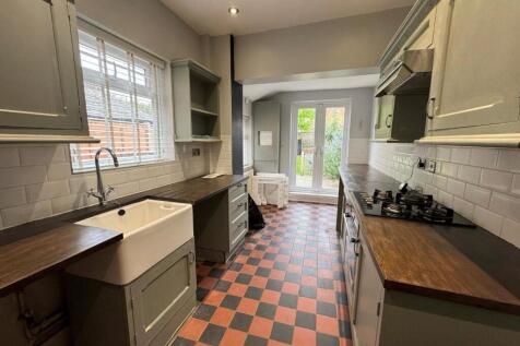 kitchen 2.jpg