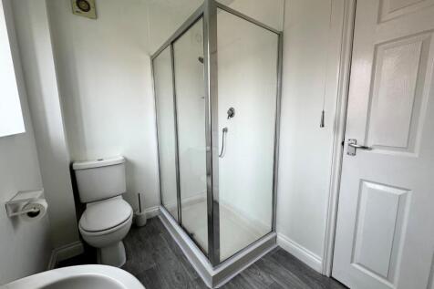 ensuite.jpg