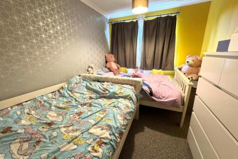 bed 2.jpg