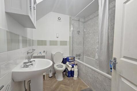 Bathroom.jpg
