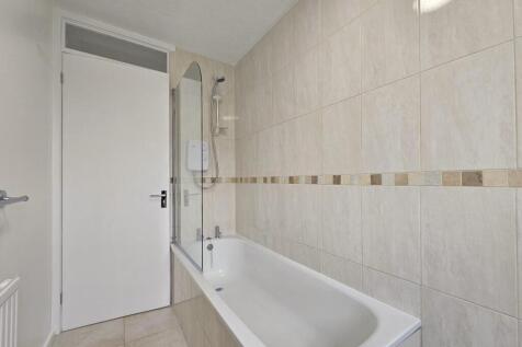 Bathroom 2.jpg