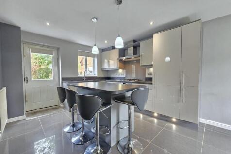 Kitchen 2.jpg