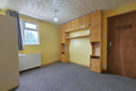 Bedroom One.jpg