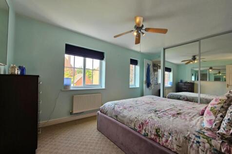 Bedroom One 1.jpg