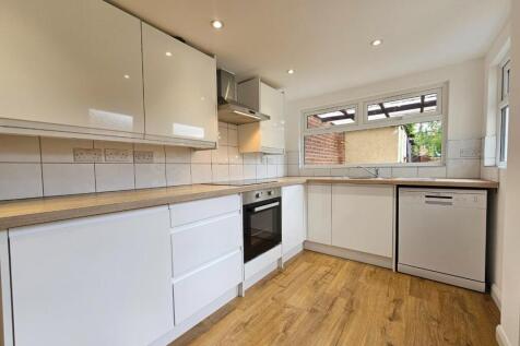 Kitchen 1.jpg