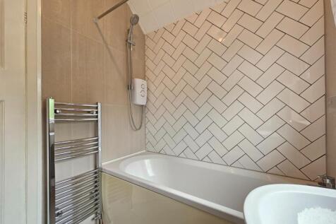 Bathroom 2.jpg