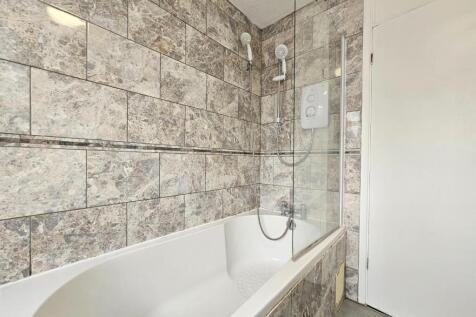Bathroom 2.jpg