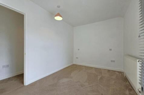 Bedroom One 1.jpg