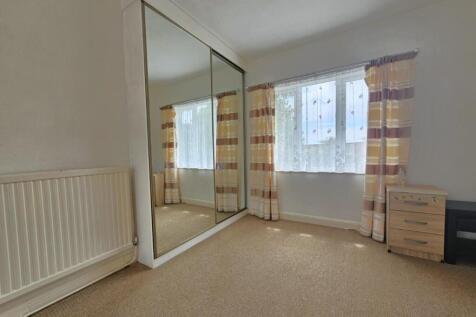 Bedroom one 1.jpg