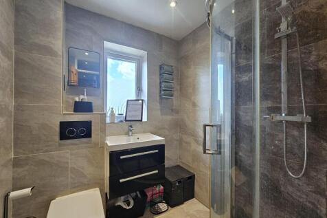 Shower room.jpg