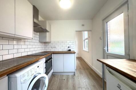 kitchen 2.jpg