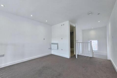 Bedroom 1.jpg