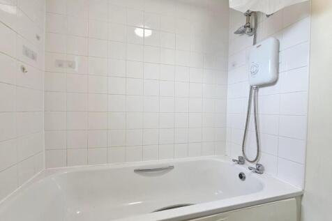 Bathroom 1.jpg