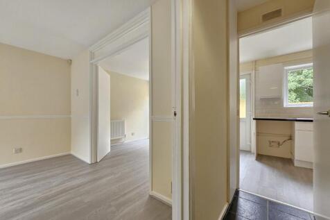 Hallway 1.jpg