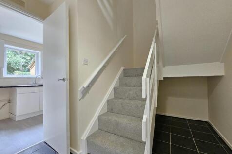Hallway 2.jpg