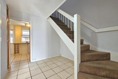 Entrance hall.jpg