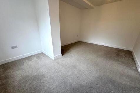 main bed 2.jpg
