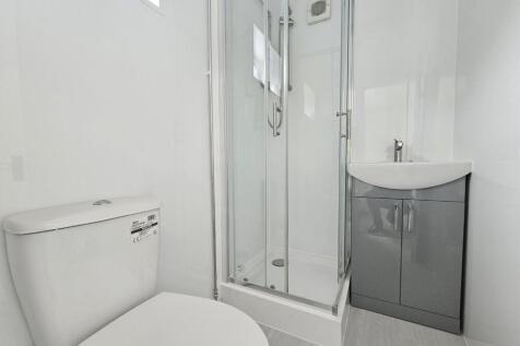 ensuite.jpg